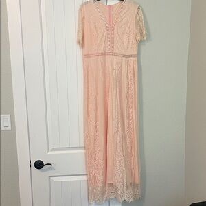 Elegant Lace Maxi Dress in Peach